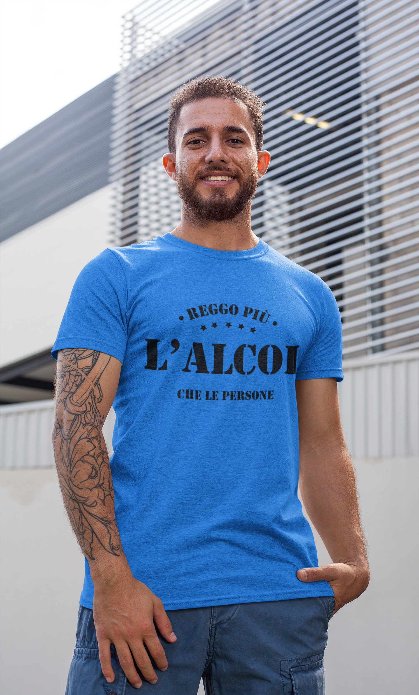 T-Shirt Unisex Reggo più l'alcol che le persone